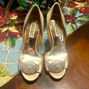 Badgley Mischka size 5.5 champagne/ivory colored stilettos